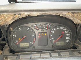 Volkswagen T4 long 2.5TDi 65.kw - pouze zbylé díly - 3