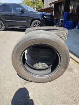 Pneu 235/60 R18 - 3
