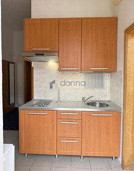 Pronájem bytu 1+1/L 33m², ul. Slavojova, Praha 4 - Nusle, za - 3