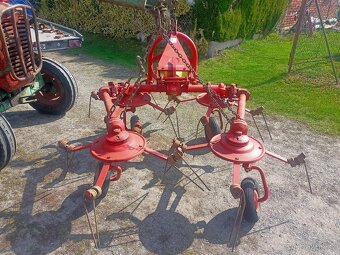 Obraceč sena Kuhn 4 m neseny - 3
