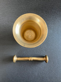 Starý mosazný hmoždíř 11 cm s tloukem - 3