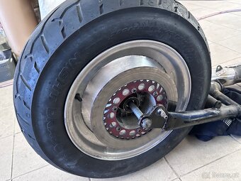 Yamaha Vmax 1200 zadní náprava Vyfuk široké kolo - 3
