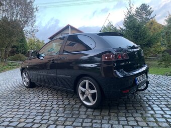 SEAT IBIZA 1.4, 16 V, 63 kW, 2006, 179000 km, barva: černá m - 3