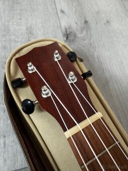 Flight Ukulele - 3