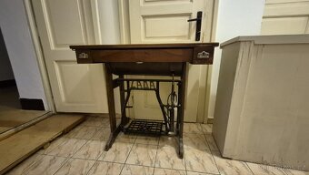 Šicí stroj Lada - 3