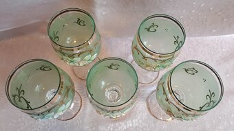 RUČNĚ MALOVANÉ NOVOBORSKÉ SKLO SKLENIČKY A VÁZIČKY - 3