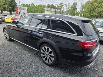 Mercedes-Benz Třídy E 220CDI 4-MATIC - 3