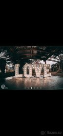 prodám světelná písmenka LOVE - 3