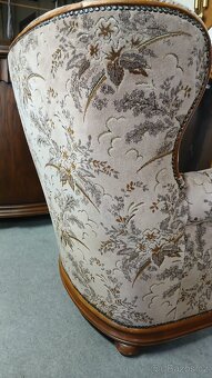 Masivní křeslo ušák - 3