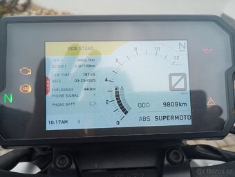 Moto - 3