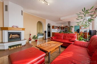 Prostorný dvougenerační rodinný dům s širokým využitím, 327 - 3