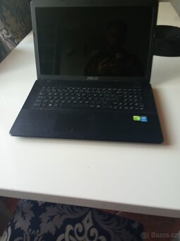 Prodám notebook ASUS - 3
