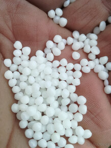 Plast - granule k lisování - 3