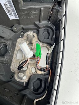 Prodám volant na Volvo V40, z vozu r.v. 2013 - 3
