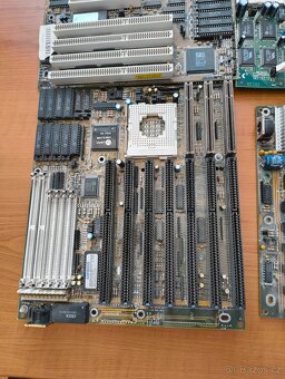 Retro základní desky (Socket 3,7, 386) - 3