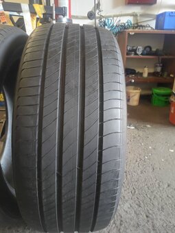 2xletní pneu 255/45/20.Michelin. - 3