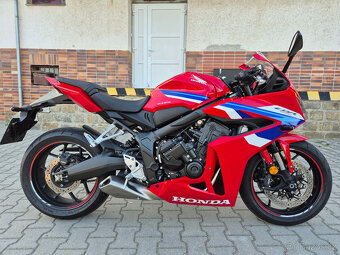 Prodám Honda CBR 650R E-clutch, r. v. 2024, ABS, TC, záruka - 3