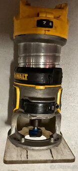 Dewalt aku ohranovaci freza DCW600 - 3