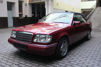Mercedes Benz 124 300 CE 24V Cabrio - 3