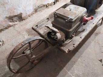 Elektromotor Sousedík na podvozku - 3