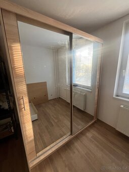 Šatní skříň - 3