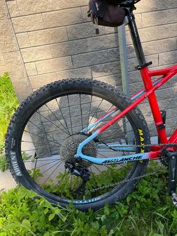 Prodám horské kolo GT Avalanche - 3