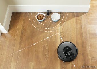 Robotický vysavač iRobot Roomba i7+ s vyprazdňovací stanicí - 3