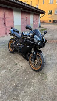 Yamaha YZF R1 2005 - 3