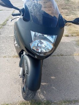 Honda CBR 1100 XX - 3