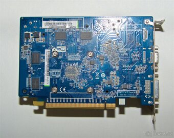 Starší herní grafická karta Sapphire AMD Radeon HD6670 - 3
