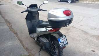 Aprilia 125 Sport City - 3