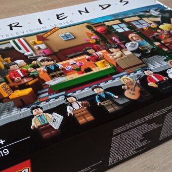 LEGO 21319 Central Perk - 3