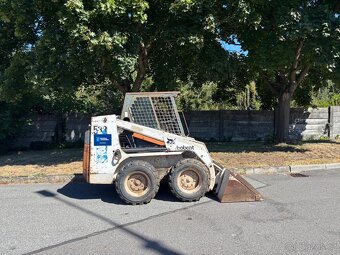 Kolový smykový nakladač Bobcat M753, hmotnost 2.28 t - 3