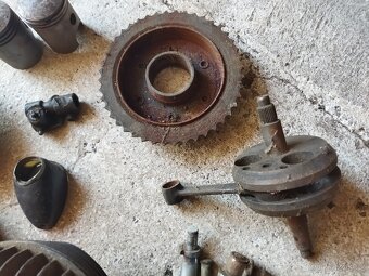 Prodám konvolut dílů na ČZ 150 C - 3