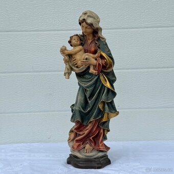 Dřevěná socha Panna Marie s Ježíškem polychromie - 3