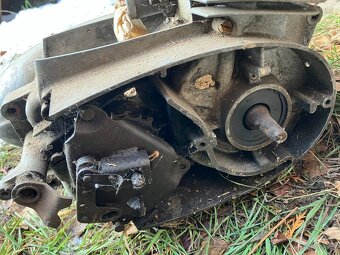 Polomotor různě kompletní Jawa 350/362 Californian - 3