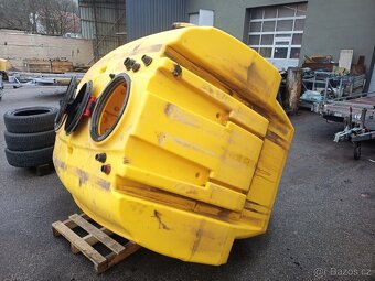 Nádrž z postřikovače 4300 L - 3