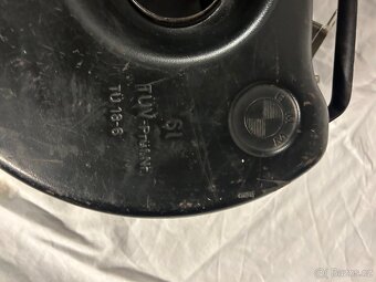 Kanystr do rezervy BMW 6l - 3