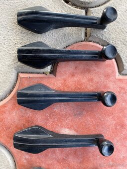 Kliky oken dveří Škoda 100/110 - 3