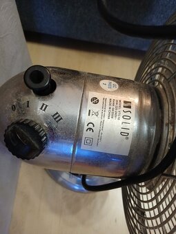 Kovový stolní ventilátor třeba do dilny - 3