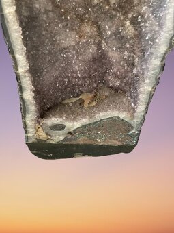 Ametystová geoda sedá - 3