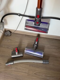 Vysavač Dyson V10 - 3