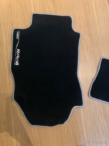 Kožené koberečky Toyota RAV4 2020 – luxusní stav - 3