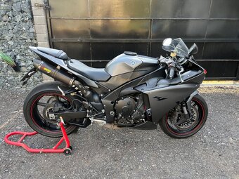 Yamaha r1 - 3