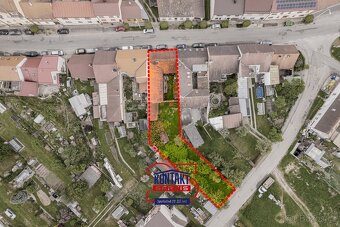 Prostorný rodinný dům 3+kk s větší zahradou v Trhových Svine - 3