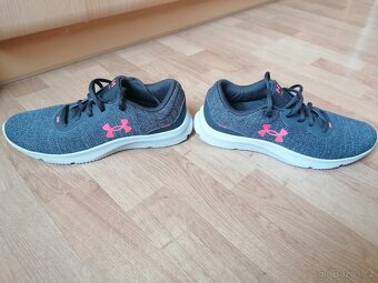 Botasky Under Armour v. 40 - 3