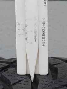2ks zimní pneu Nokian 275/45/21 vzorek 7mm - 3