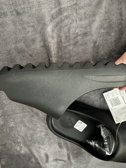 Adidas Yeezy Slide - 3