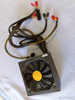 Napájecí zdroj Chieftec A-135 series 550-1000W - 3