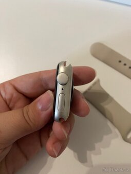 Apple Watch SE (2022) 40 mm - 3